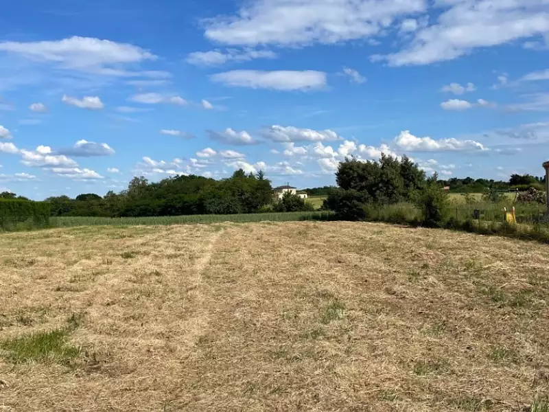 Terrain à bâtir, 1 600 m² - Montpouillan (47200)
