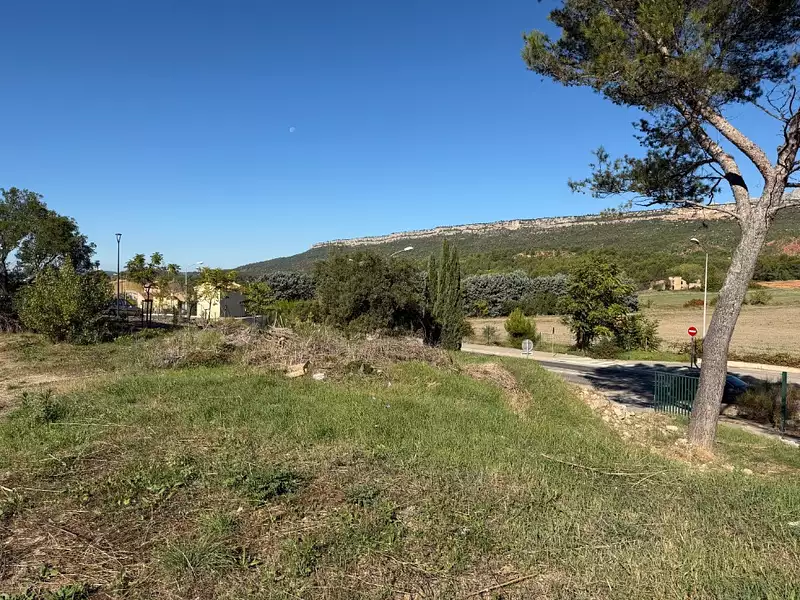 Terrain à bâtir, 569 m² - Rousset (13790)