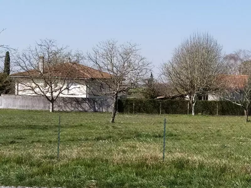 Terrain à bâtir, 500 m² - Gensac-la-Pallue (16130)