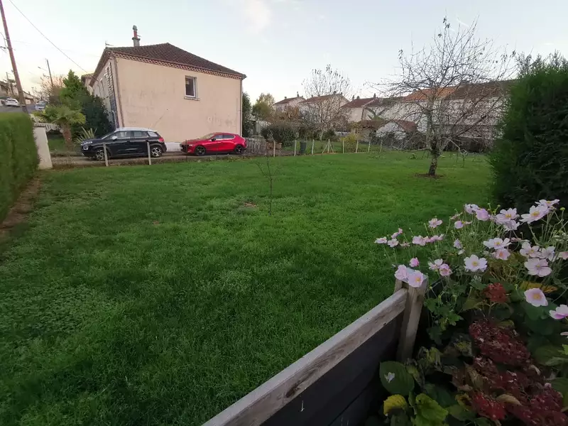 Terrain à bâtir, 650 m² - Marsac-sur-l'Isle (24430)