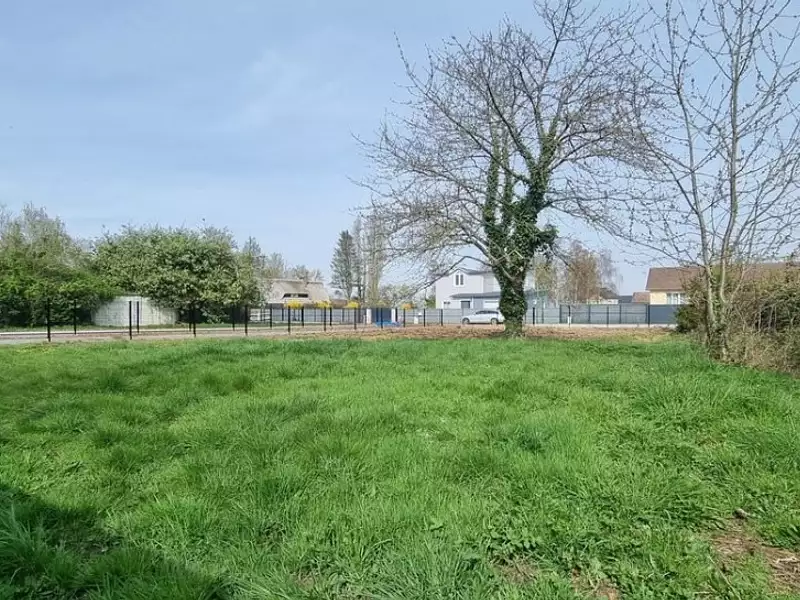 Terrain à bâtir, 732 m² - Emalleville (27930)