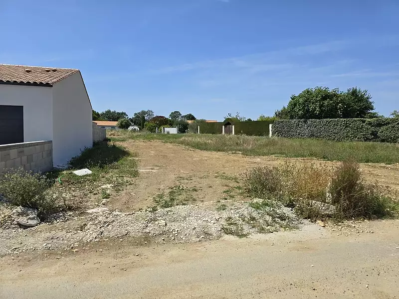 Terrain à bâtir, 394 m² - Saint-Laurent-de-la-Prée (17450)