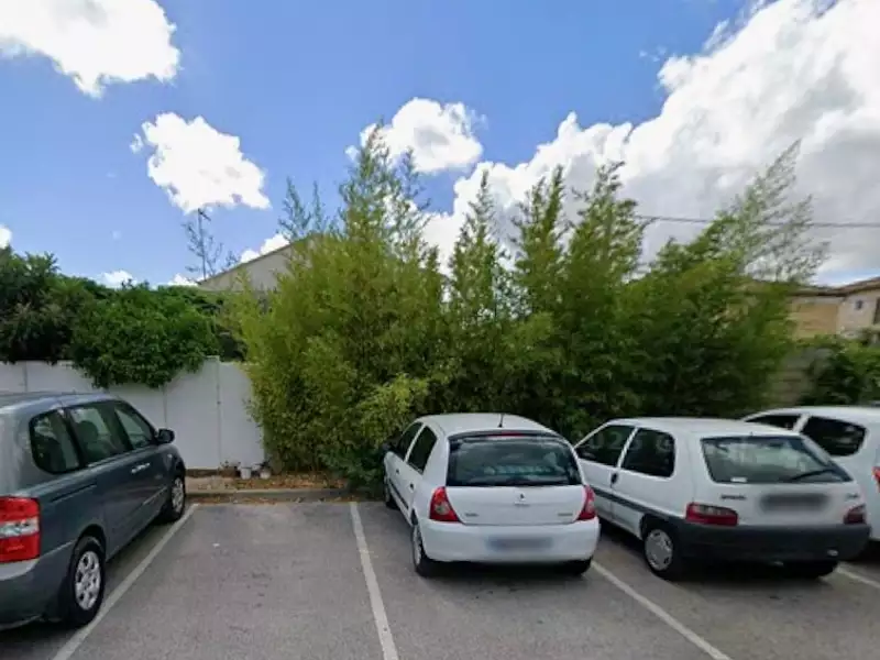 Terrain à bâtir, 205 m² - La Crau (83260)