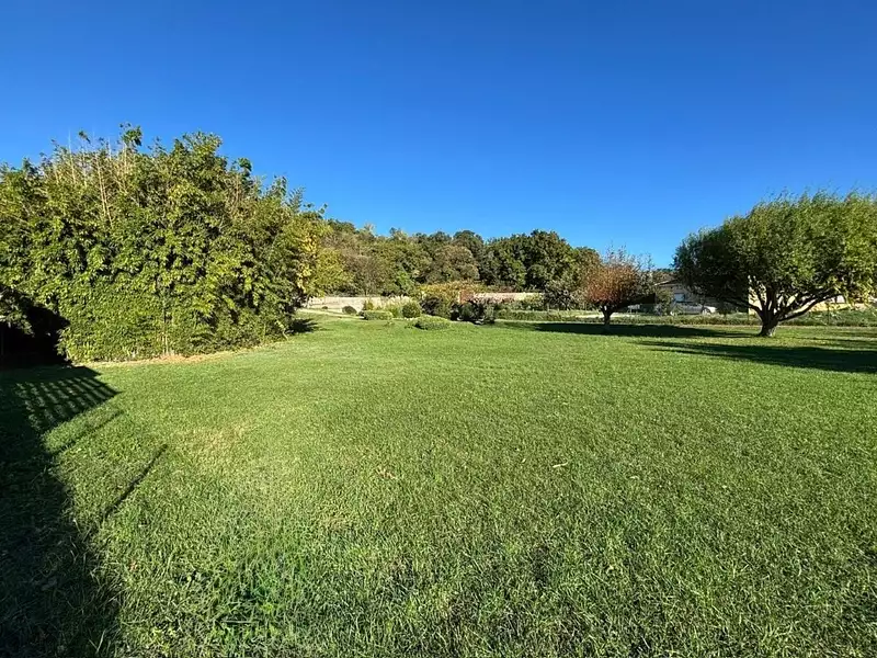 Terrain à bâtir, 750 m² - Donzère (26290)