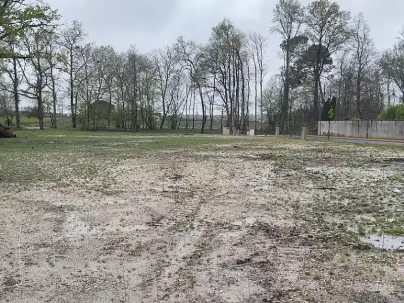 Terrain à bâtir, 1 200 m² - La Brède (33650)