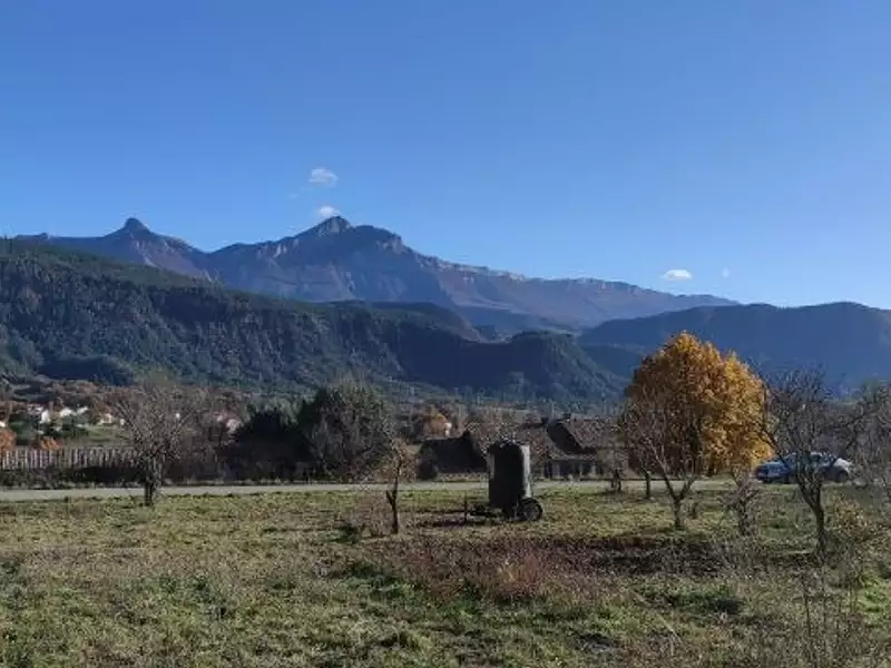 Terrain à bâtir, 1 416 m² - Le Brusquet (04420)