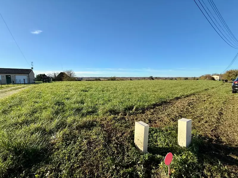 Terrain à bâtir, 820 m² - Mongauzy (33190)