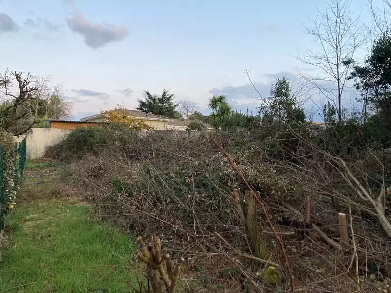 Terrain à bâtir, 789 m² - Léognan (33850)