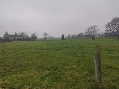 Terrain à bâtir, 829 m²