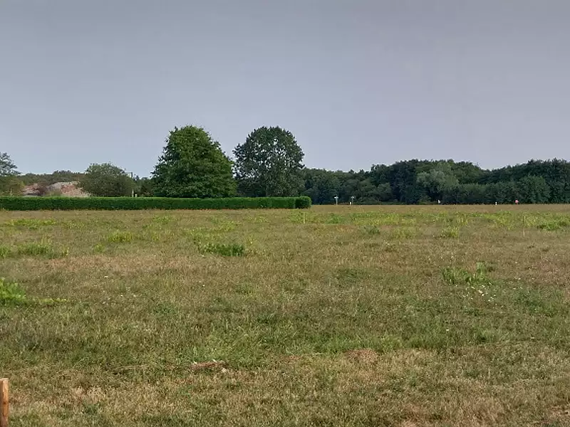 Terrain à bâtir, 690 m² - Villegouge (33141)