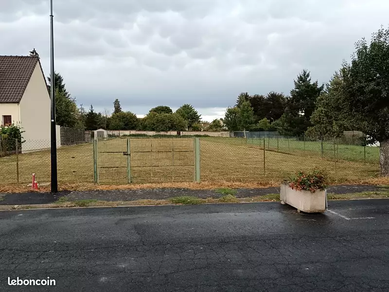 Terrain à bâtir, 1 560 m² - Bombon (77720)