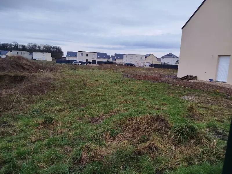 Terrain à bâtir, 378 m² - Angerville-la-Campagne (27930)