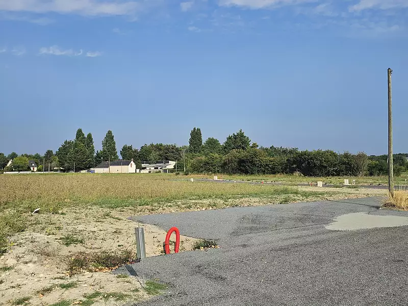 Terrain à bâtir, 371 m² - Longué-Jumelles (49160)