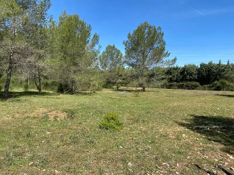 Terrain à bâtir, 2 000 m² - Méounes-lès-Montrieux (83136)