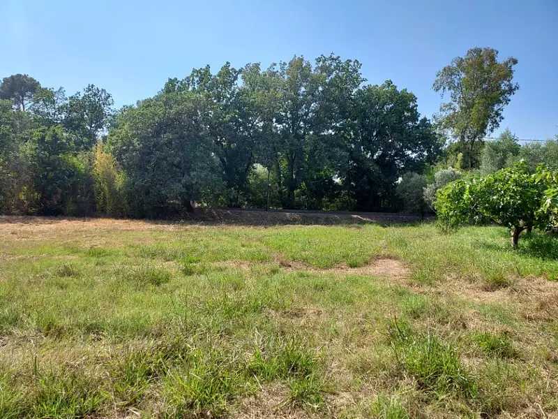 Terrain à bâtir, 610 m² - Puget-sur-Argens (83480)