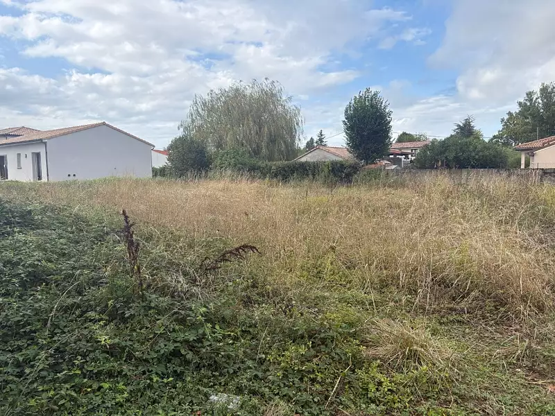 Terrain à bâtir, 693 m² - Garidech (31380)