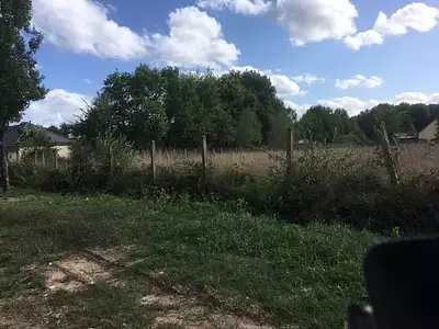 Terrain à bâtir, 2 500 m²
