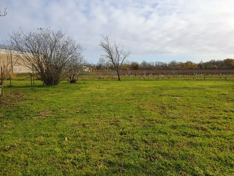 Terrain à bâtir, 600 m² - Saint-André-de-Cubzac (33240)