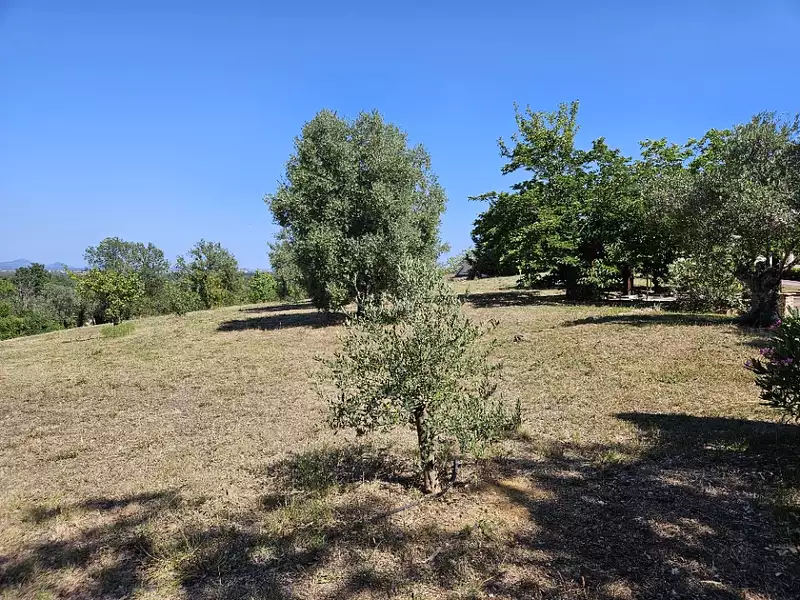 Terrain à bâtir, 950 m² - Roquebrune-sur-Argens (83520)