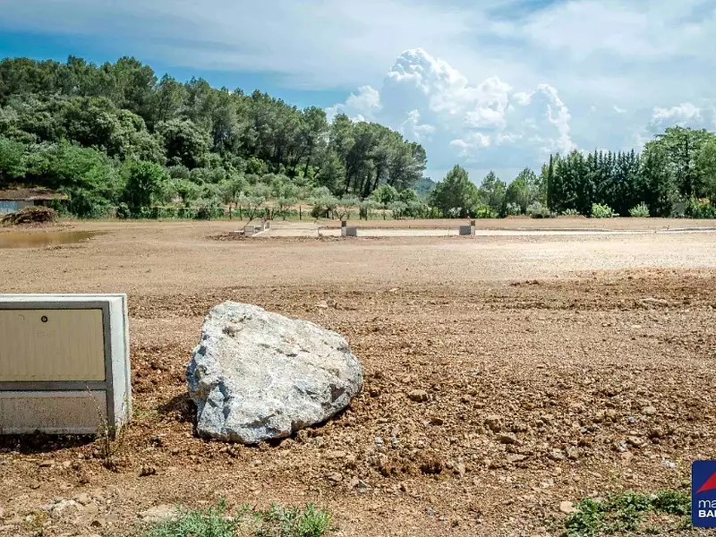 Terrain à bâtir, 560 m²