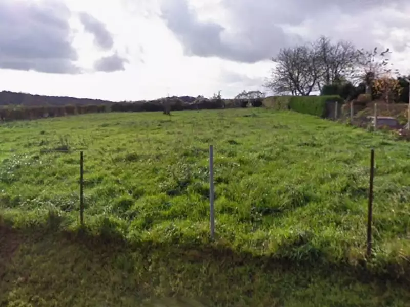 Terrain à bâtir, 900 m² - Cuverville (27700)