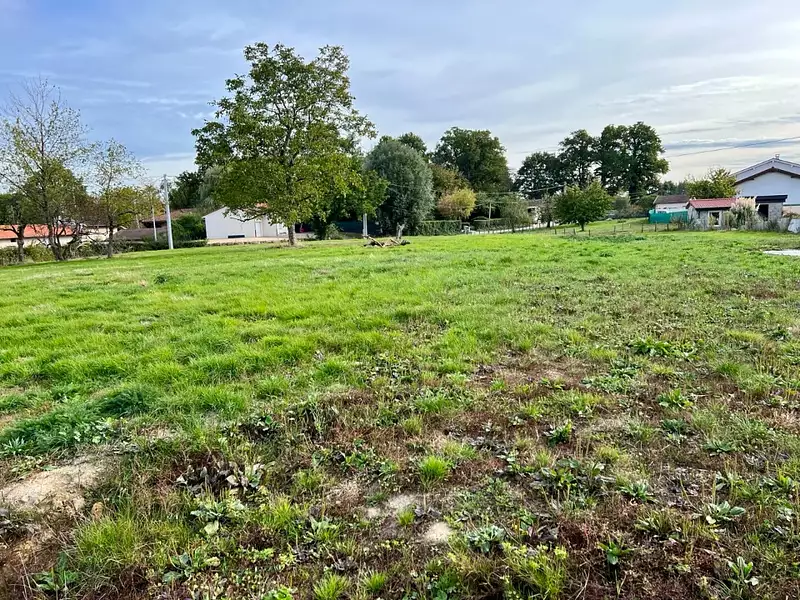 Terrain à bâtir, 833 m² - Viriat (01440)