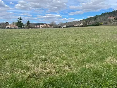 Terrain à bâtir, 652 m²