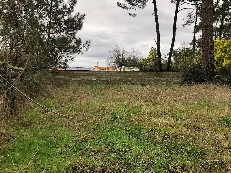 Terrain à bâtir, 300 m² - Soulac-sur-Mer (33780)