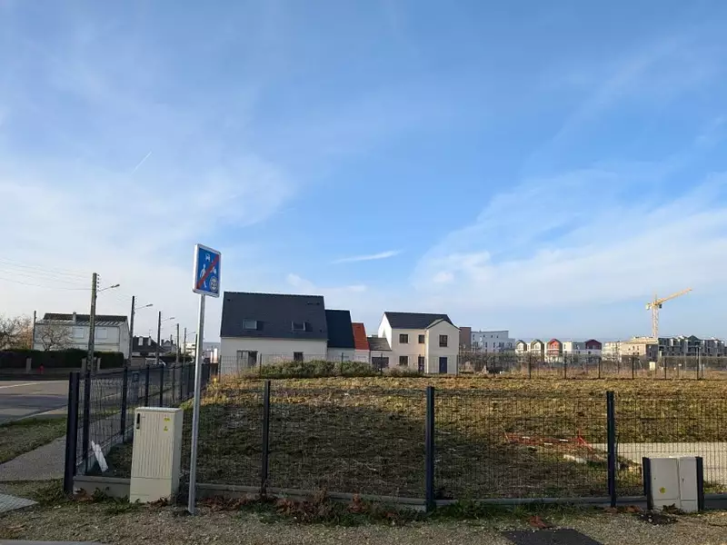 Terrain à bâtir, 414 m² - Lucé (28110)