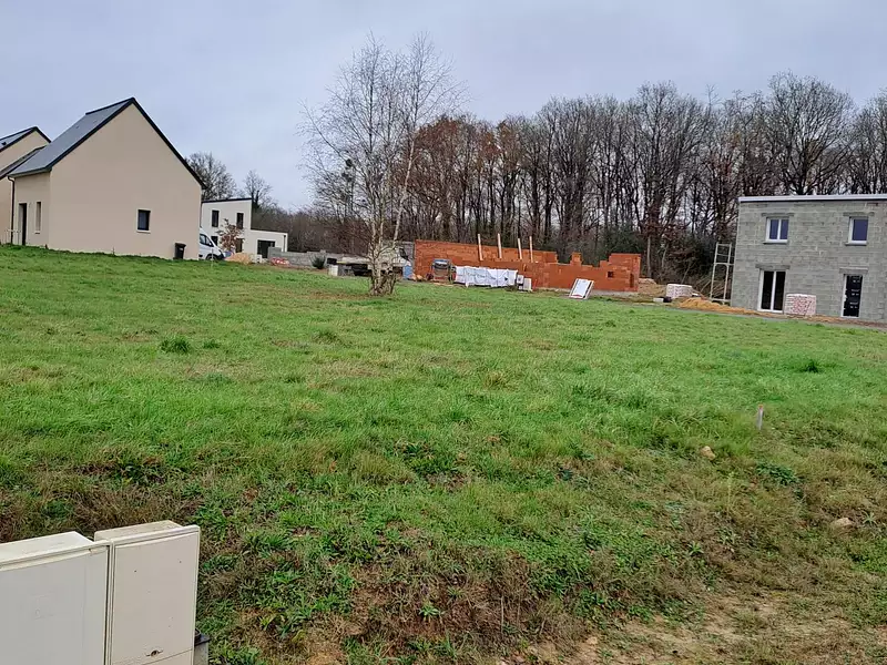 Terrain à bâtir, 339 m² - Baugé-en-Anjou (49150)