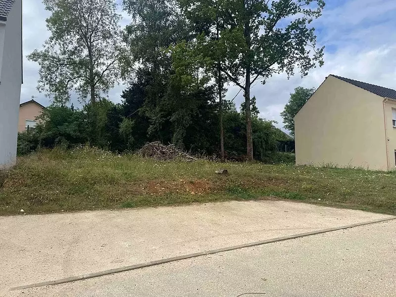 Terrain à bâtir, 352 m² - Vaux-le-Pénil (77000)