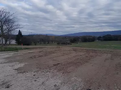 Terrain à bâtir, 705 m²