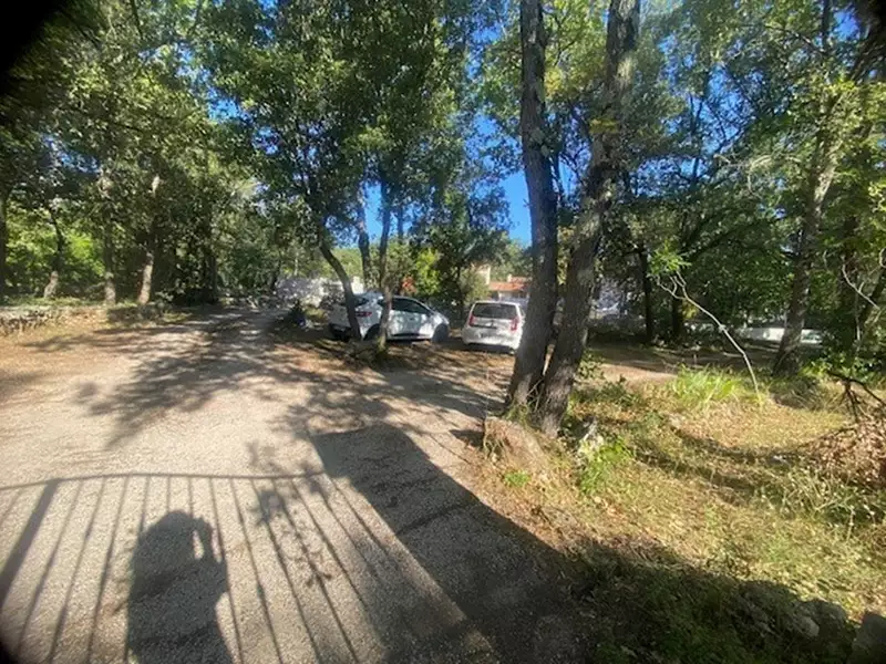 Terrain à bâtir, 1 000 m² - Garéoult (83136)