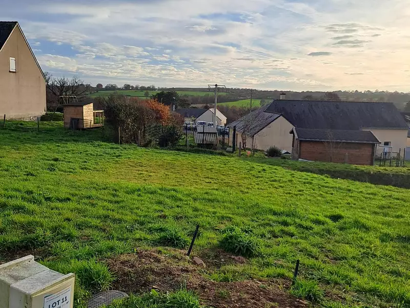 Terrain à bâtir, 375 m² - Val d'Erdre-Auxence (49370)