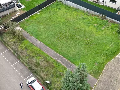 Terrain à bâtir, 586 m²