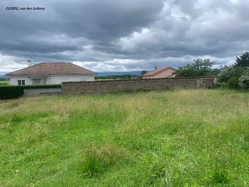 Terrain à bâtir, 376 m² - Cuzieu (42330)
