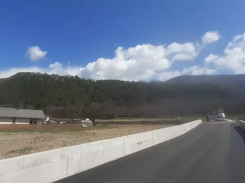 Terrain à bâtir, 759 m² - Saint-Etienne-le-Laus (05130)