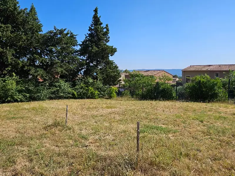 Terrain à bâtir, 410 m² - Pertuis (84120)