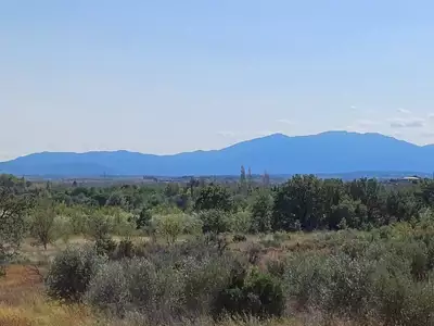 Terrain à bâtir, 739 m²