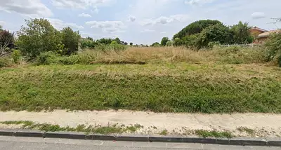 Terrain à bâtir, 1 670 m²