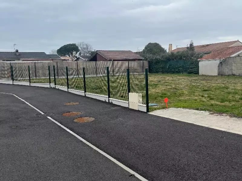 Terrain à bâtir, 400 m² - Saint-Médard-en-Jalles (33160)