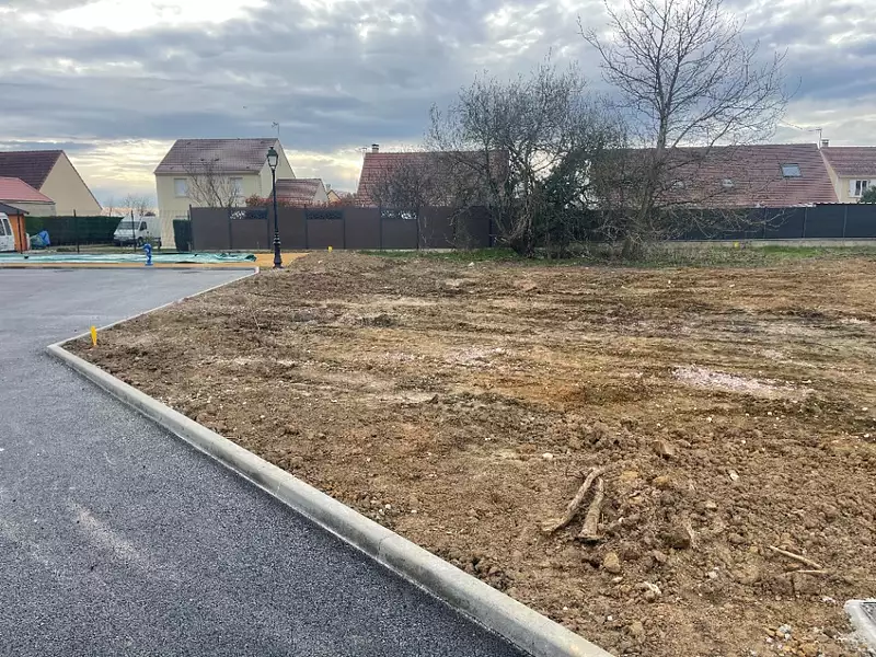 Terrain à bâtir, 641 m² - Chaumont-en-Vexin (60240)