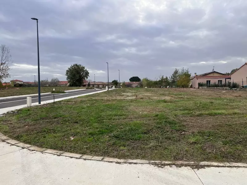 Terrain à bâtir, 350 m² - Montberon (31140)