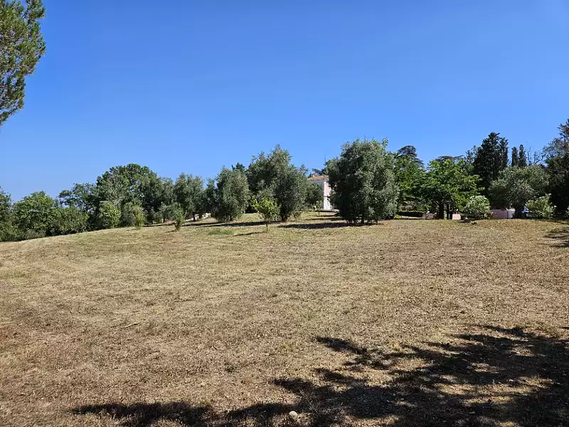 Terrain à bâtir, 950 m² - Roquebrune-sur-Argens (83520)