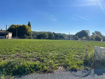 Terrain à bâtir, 692 m²