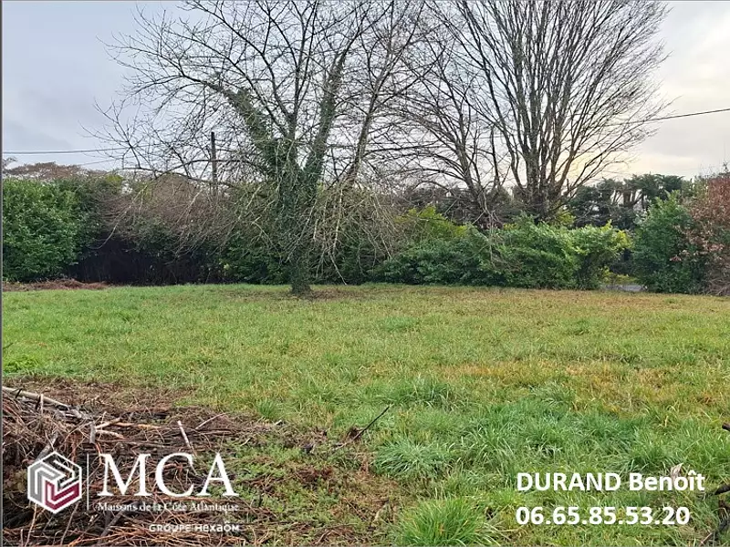 Terrain à bâtir, 750 m² - Le Fleix (24130)