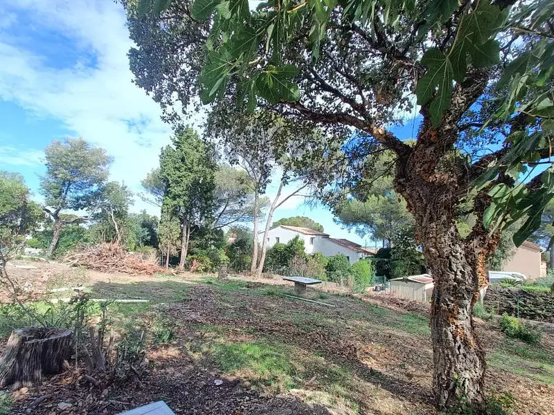 Terrain à bâtir, 734 m² - Saint-Aygulf (83370)