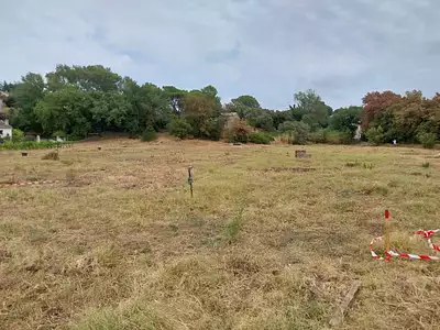 Terrain à bâtir, 717 m²