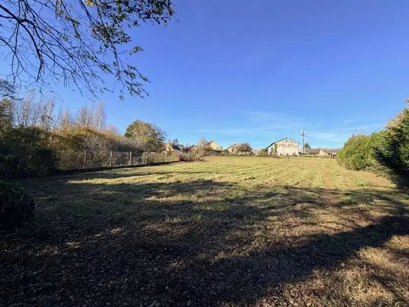 Terrain à bâtir, 2 800 m² - Coulanges-lès-Nevers (58660)