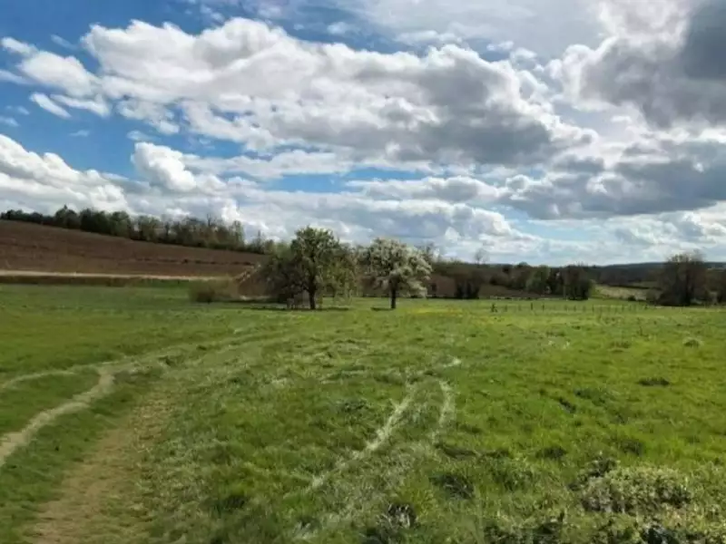 Terrain à bâtir, 1 045 m² - Gournay-en-Bray (76220)
